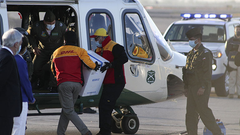 Οι πρώτες παρτίδες του εμβολίου των Pfizer/BioNTech φτάνουν σε ευρωπαϊκές χώρες